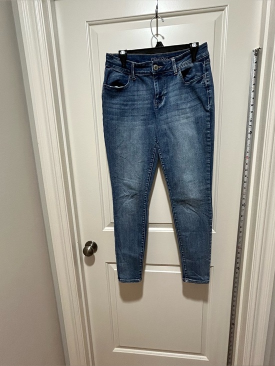 Maurices Denim - Maurice’s Blue Women’s size M 8/10 Mid-Rise Slim straight Jeans. Stretchy.